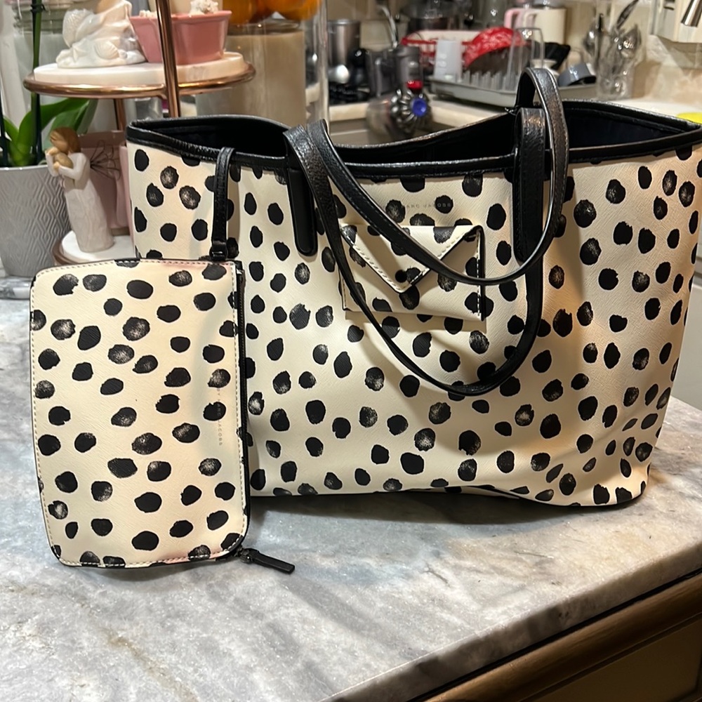 Marc Jacobs Tote with interior pouch.